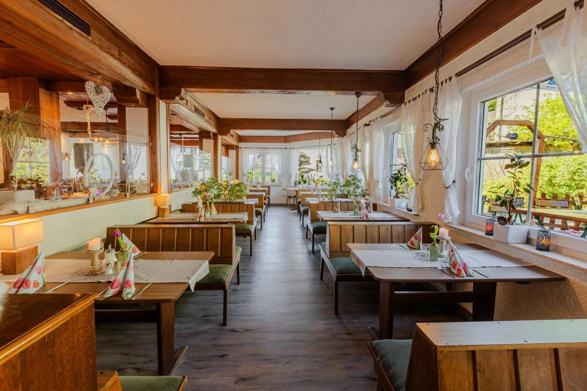 Landgasthof Zur Linde Heimbuchenthal Esterno foto