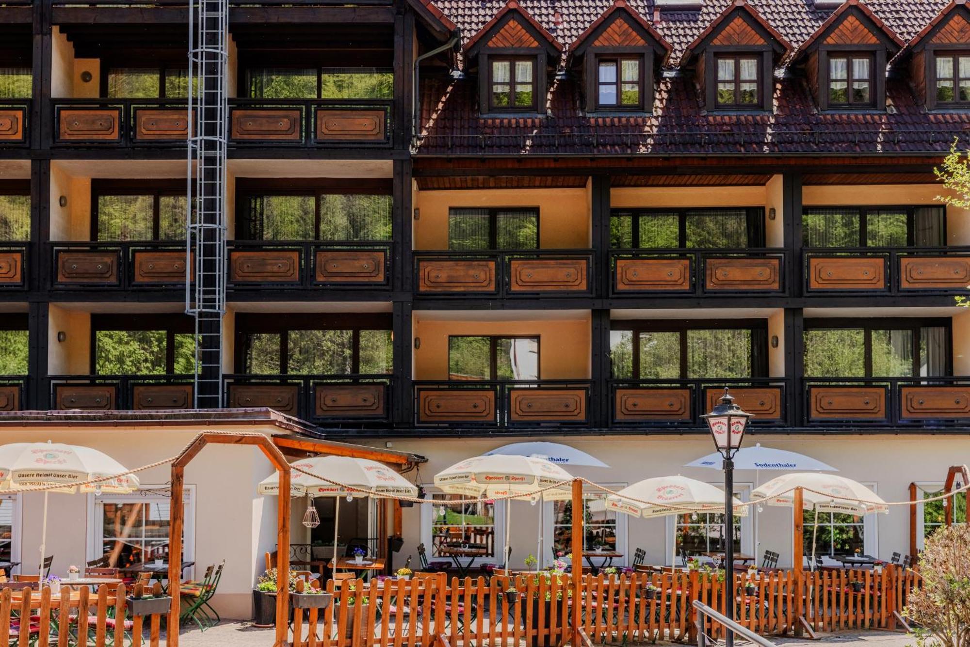 Landgasthof Zur Linde Heimbuchenthal Esterno foto