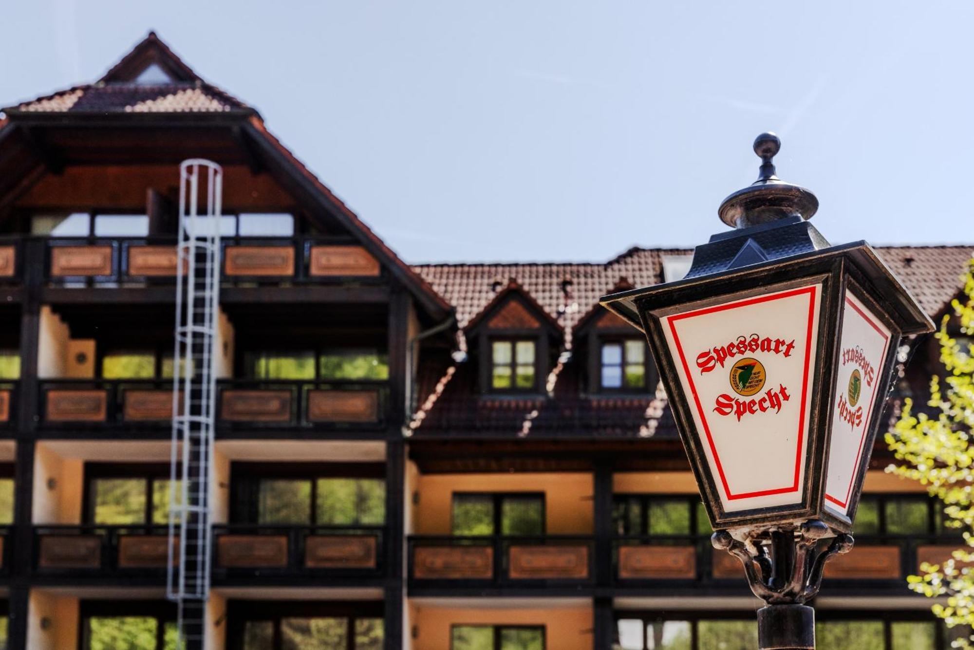 Landgasthof Zur Linde Heimbuchenthal Esterno foto