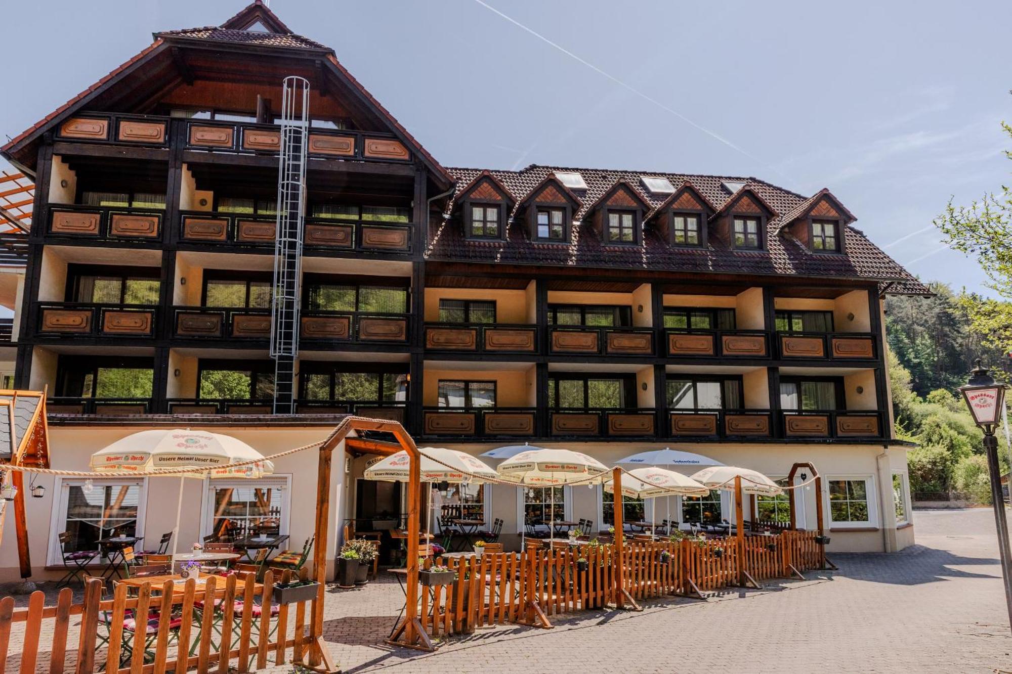 Landgasthof Zur Linde Heimbuchenthal Esterno foto