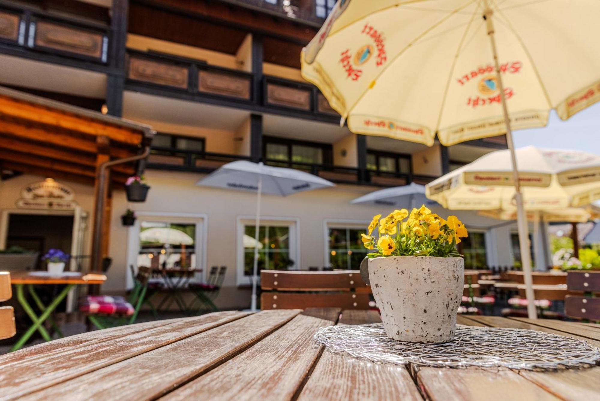 Landgasthof Zur Linde Heimbuchenthal Esterno foto