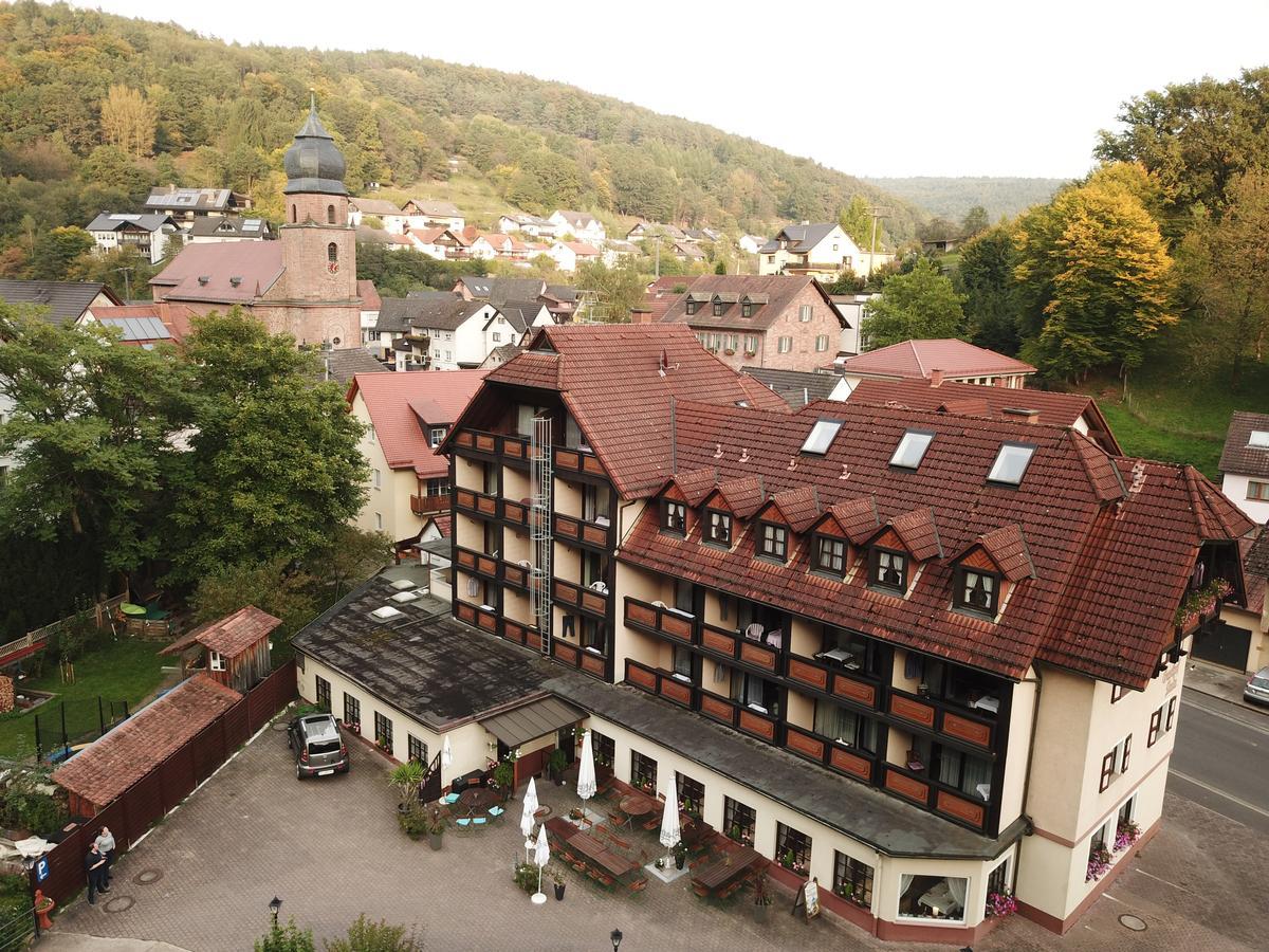 Landgasthof Zur Linde Heimbuchenthal Esterno foto