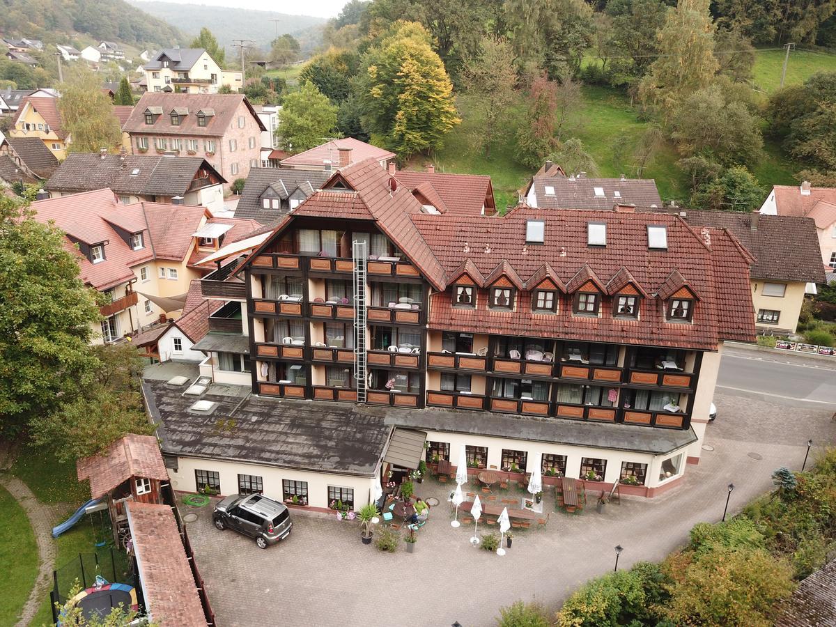 Landgasthof Zur Linde Heimbuchenthal Esterno foto