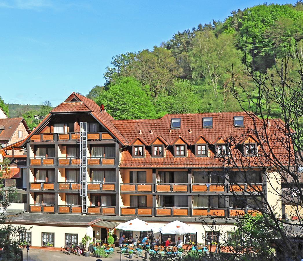 Landgasthof Zur Linde Heimbuchenthal Esterno foto